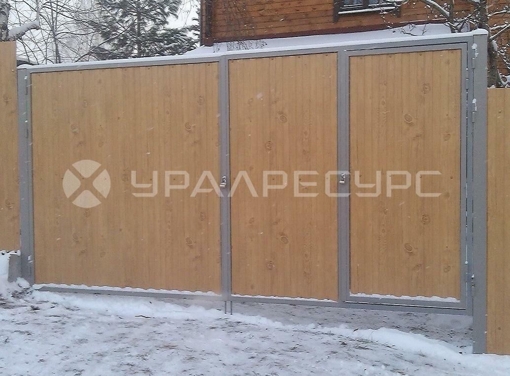 Забор из профлиста под дерево в пос. Зеленый Бор
